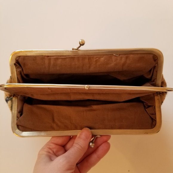 #893 Vintage Rose Tapestry Bag with Metal Frame Closure 2 compartments inside - Picture 9 of 9